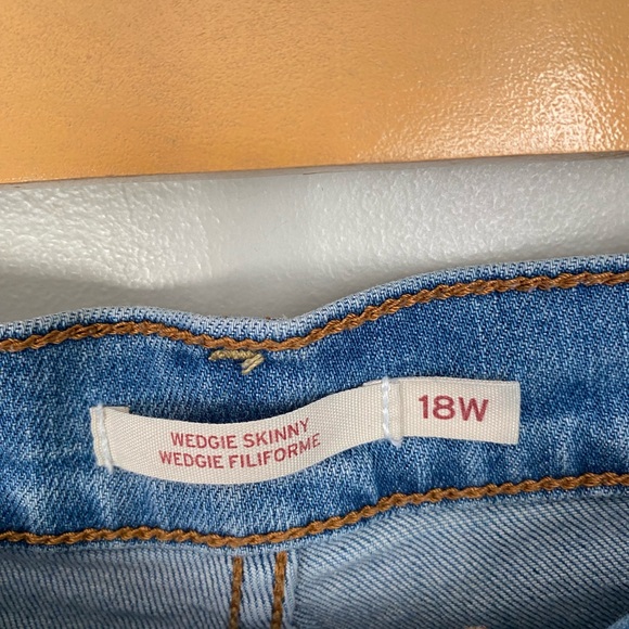 Levi’s Wedgie Skinny Denim Cut-Off Shorts - Size 18W Summer Normcore - Picture 3 of 8